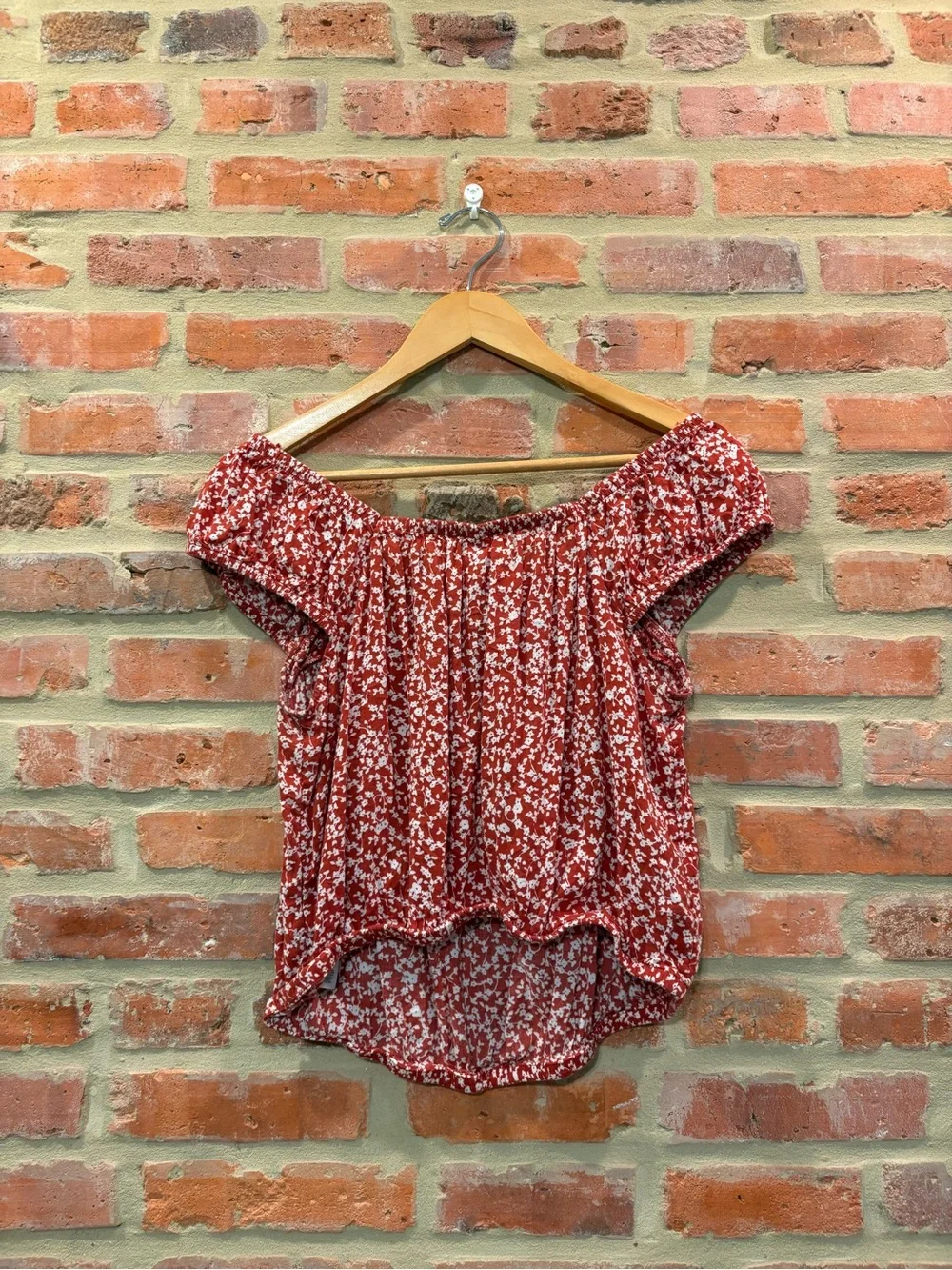 Old Navy Red Floral Cropped Blouse
